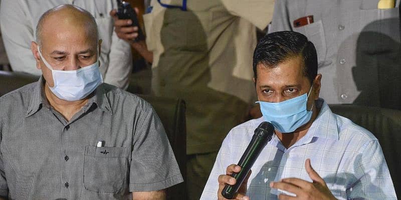 ದೆಹಲಿ ಉಪ ಮುಖ್ಯಮಂತ್ರಿ ಮನೀಶ್ ಸಿಸೋಡಿಯಾ ಮತ್ತು ಮುಖ್ಯಮಂತ್ರಿ ಅರವಿಂದ್ ಕೇಜ್ರಿವಾಲ್