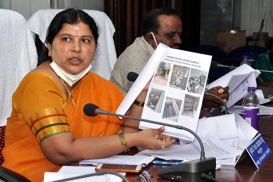 ಬೀದರ್ನ ಜಿಲ್ಲಾ ಪಂಚಾಯಿತಿ ಕಚೇರಿಯಲ್ಲಿ ಸೋಮವಾರ ನಡೆದ ಕರ್ನಾಟಕ ಅಭಿವೃದ್ಧಿ ಕಾರ್ಯಕ್ರಮಗಳ ಪ್ರಗತಿ ಪರಿಶೀಲನಾ ಸಭೆಯಲ್ಲಿ ಜಿಲ್ಲಾ ಪಂಚಾಯಿತಿ ಅಧ್ಯಕ್ಷೆ ಗೀತಾ ಚಿದ್ರಿ ಮಾತನಾಡಿದರು