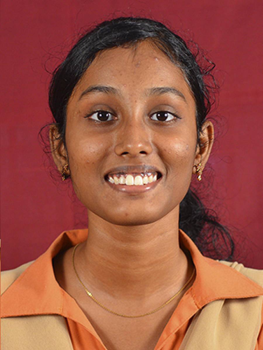 ಗ್ರೀಷ್ಮಾ, 593 ಅಂಕ