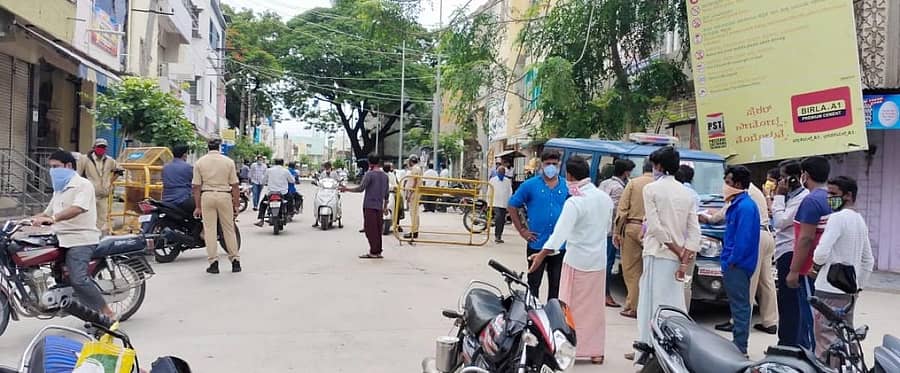 ರಾಯಚೂರಿನ ನೇತಾಜಿ ನಗರದಲ್ಲಿ ಗುರುವಾರ ಕಂಡುಬಂದ ನೋಟ