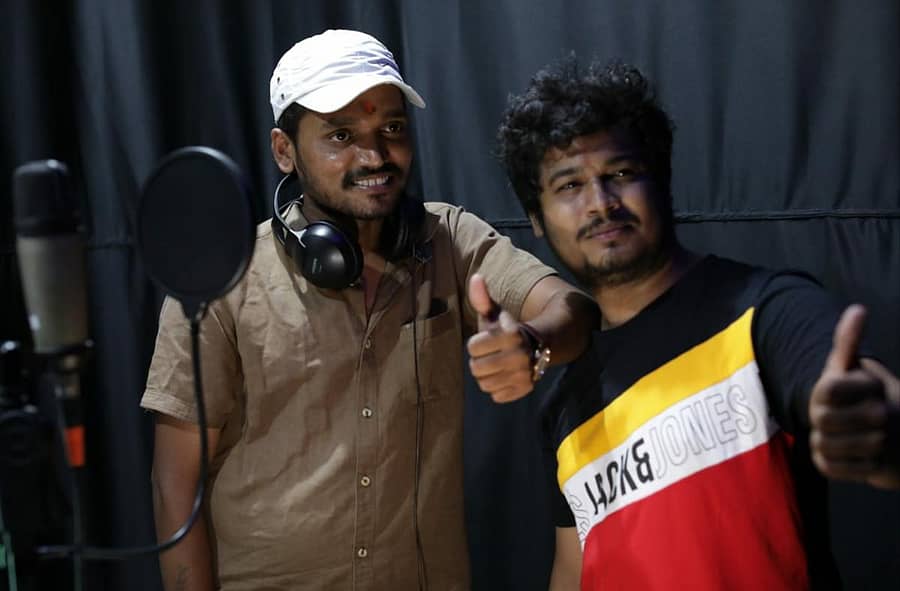 ಸ್ನೇಹಿತನೊಂದಿಗೆ ಕೋವಿಡ್ ಬಗ್ಗೆ ಜಾಗೃತಿ ಗೀತೆ ಹಾಡುತ್ತಿರುವ ಕೀರ್ತಿ ಕುಚೇಲ