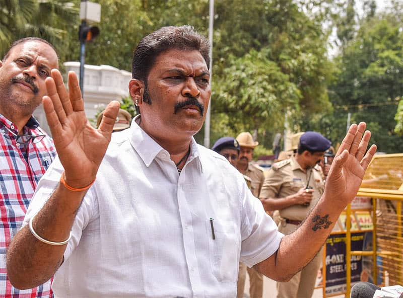 ಆನಂದ್ ಸಿಂಗ್