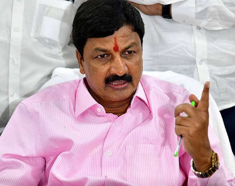 ಸಚಿವ ರಮೇಶ್ ಜಾರಕಿಹೊಳಿ