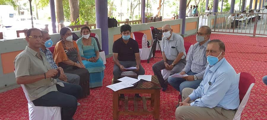 ಕೊಡಗು ಕಾಫಿ ಬೆಳೆಗಾರರ ನಿಯೋಗವು ಸಂಸದ ಪ್ರತಾಪ ಸಿಂಹ ಅವರನ್ನು ಭೇಟಿ ಮಾಡಿ ಮನವಿ ಸಲ್ಲಿಸಿತು