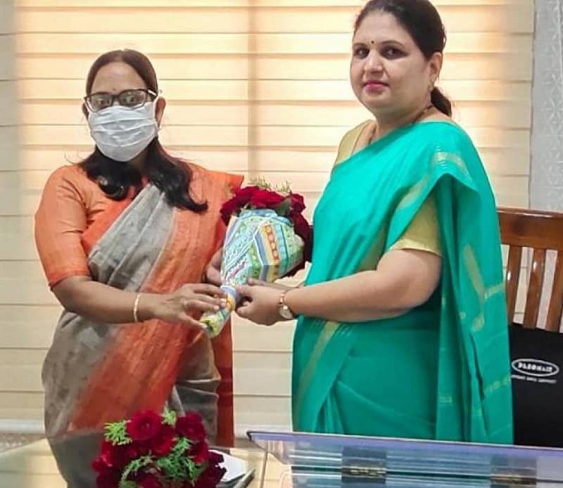 ಚಿತ್ರದುರ್ಗದ ನೂತನ ಜಿಲ್ಲಾಧಿಕಾರಿಯಾಗಿ ಕವಿತಾ ಎಸ್.ಮನ್ನಿಕೇರಿ ಅವರು ಆರ್.ವಿನೋತ್ ಪ್ರಿಯಾ ಅವರಿಂದ ಬುಧವಾರ ಅಧಿಕಾರ ಸ್ವೀಕರಿಸಿದರು.