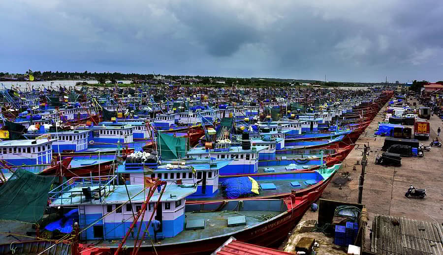 ಮಂಗಳೂರಿನ ಮೀನುಗಾರಿಕೆ ಬಂದರಿನಲ್ಲಿ ಲಂಗರು ಹಾಕಿರುವ ಬೋಟ್‌ಗಳು (ಸಂಗ್ರಹ ಚಿತ್ರ)