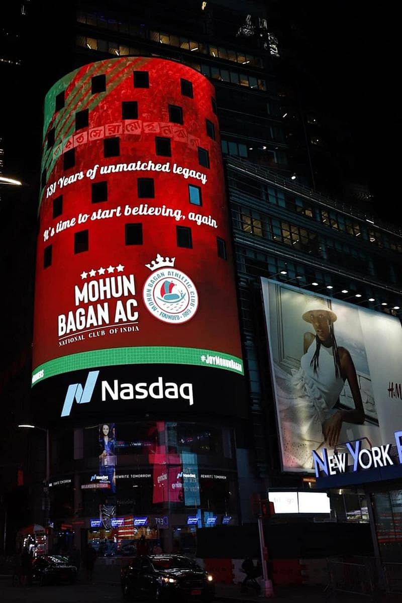 ಅಮೆರಿಕದ ನ್ಯೂಯಾರ್ಕ್ ಟೈಮ್ಸ್ ಸ್ಕ್ವೇರ್ನಲ್ಲಿರುವ ನಾಸ್ಡಾಕ್ ಬಿಲ್ಬೋರ್ಡ್ನಲ್ಲಿ ಭಾರತದ ಮೋಹನ್ ಬಾಗನ್ ಫುಟ್ಬಾಲ್ ಕ್ಲಬ್ ಹೆಸರನ್ನು ಬುಧವಾರ ಪ್ರದರ್ಶಿಸಲಾಯಿತು –ಟ್ವಿಟರ್ ಚಿತ್ರ