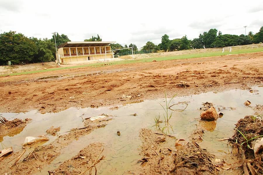 ಸರ್ ಎಂ. ವಿಶ್ವೇಶ್ವರಯ್ಯ ಜಿಲ್ಲಾ ಕ್ರೀಡಾಂಗಣ ಕೆಸರುಗದ್ದೆಯ ರೂಪ ಪಡೆದಿರುವುದು