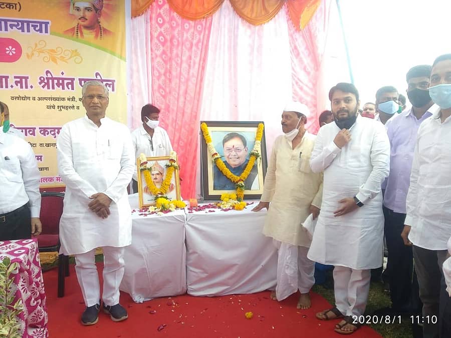 ಮಾಸ್ಕ ಧರಿಸದೇ ಸಾರ್ವಜನಿಕ ಕಾರ್ಯಕ್ರಮದಲ್ಲಿ ಭಾಗಿಯಾದ ಸಚಿವ ಶ್ರೀಮಂತ ಪಾಟೀಲ.