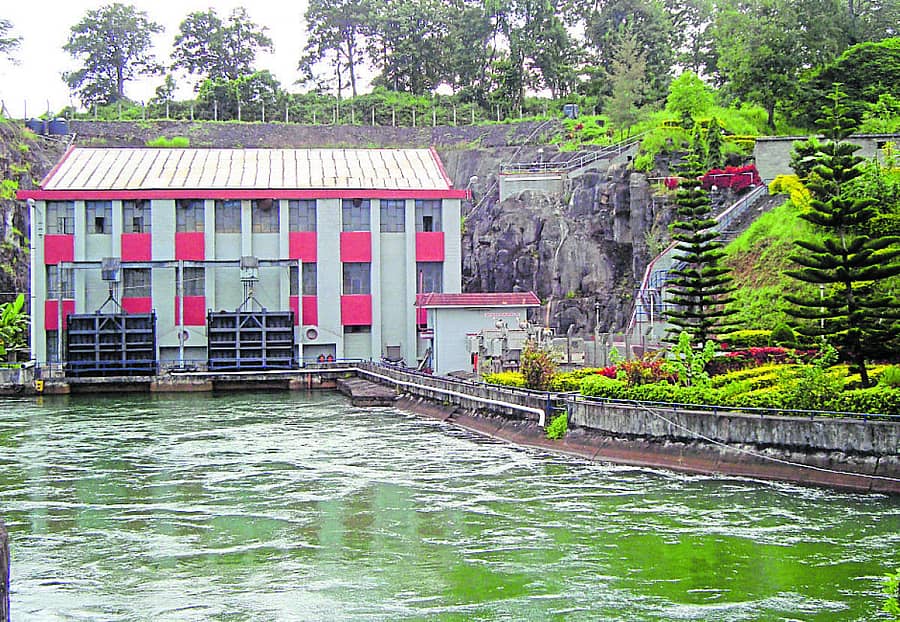 ಕುಶಾಲನಗರ ಸಮೀಪದ ಹಾರಂಗಿ ಜಲಾಶಯ ಬಳಿಯ ಜಲವಿದ್ಯುತ್ ಘಟಕ 