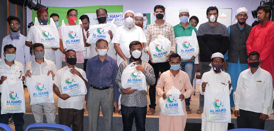 ಬೀದರ್ನ ಶಾಹೀನ್ ಶಿಕ್ಷಣ ಸಮೂಹ ಸಂಸ್ಥೆಯಲ್ಲಿ ಸ್ವಯಂ ಸೇವಕರಿಗೆ ‘ಕೋವಿಡ್ ಫಸ್ಟ್ ಏಡ್ ಕಿಟ್’ ವಿತರಿಸಲಾಯಿತು