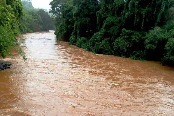ಖಾನಾಪುರ ಅರಣ್ಯದಲ್ಲಿ ಉಕ್ಕಿ ಹರಿಯುತ್ತಿರುವ ಮಲಪ್ರಭಾ ನದಿ