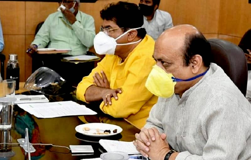 ಪ್ರಧಾನಿ ಜೊತೆ ವಿಡಿಯೊ ಸಂವಾದದಲ್ಲಿ ಕಂದಾಯ ಸಚಿವ ಆರ್. ಅಶೋಕ ಮತ್ತು ಗೃಹ ಸಚಿವ ಬಸವರಾಜ ಬೊಮ್ಮಾಯಿ