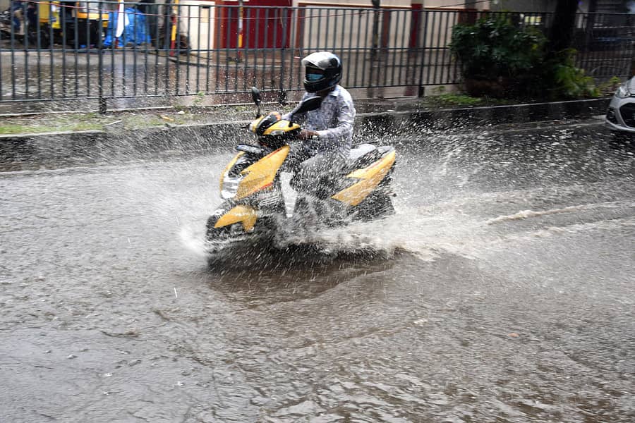 ಬೆಂಗಳೂರಿನಲ್ಲಿ ಮಳೆ (ಸಂಗ್ರಹ ಚಿತ್ರ)