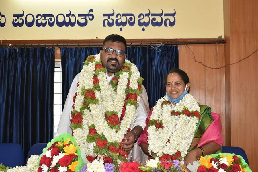 ಉಡುಪಿ ತಾಲ್ಲೂಕು ಪಂಚಾಯಿತಿ ಅಧ್ಯಕ್ಷರಾಗಿ ಅಂಜಾರು ಅತ್ರಾಡಿ ಕ್ಷೇತ್ರದ ಸಂಧ್ಯಾ ಕಾಮತ್‌ ಹಾಗೂ ಉಪಾಧ್ಯಕ್ಷರಾಗಿ ತೆಂಕನಿಡಿಯೂರು ಕ್ಷೇತ್ರದ ಶರತ್ ಕುಮಾರ್ ಬೈಲಕೆರೆ ಅವಿರೋಧವಾಗಿ ಆಯ್ಕೆಯಾದರು.