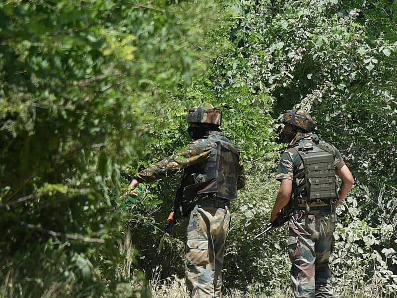 ಉಗ್ರರ ಶೋಧ ಕಾರ್ಯಾಚರಣೆಯಲ್ಲಿರುವ ಭದ್ರತಾ ಪಡೆ– ಸಾಂದರ್ಭಿಕ ಚಿತ್ರ