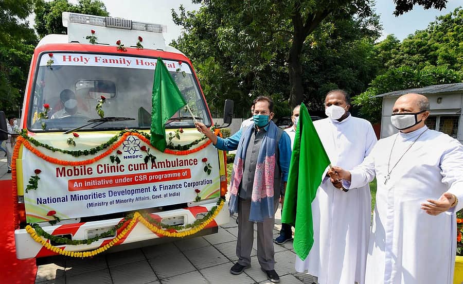 ನಖ್ವಿ ಅವರಿಂದ ಮೊಬೈಲ್ ಕ್ಲಿನಿಕ್ ಉದ್ಘಾಟನೆ