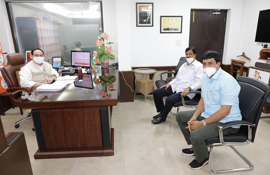 ಸಿ.ಪಿ. ಯೋಗೇಶ್ವರ್‌ ಹಾಗೂ ಸಚಿವ ರಮೇಶ್ ಜಾರಕಿಹೊಳಿ ದೆಹಲಿಯಲ್ಲಿ ಬಿಜೆಪಿ ರಾಷ್ಟ್ರೀಯ ಅಧ್ಯಕ್ಷ ಜೆ.ಪಿ. ನಡ್ಡಾ ಅವರನ್ನು ಭೇಟಿ ಮಾಡಿದರು
