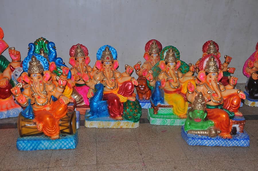 ಚಿತ್ರದುರ್ಗದ ದೊಡ್ಡಪೇಟೆಯಲ್ಲಿ ಹಬ್ಬಕ್ಕೆ ಸಿದ್ಧವಾಗಿರುವ ಗಣೇಶ ಮೂರ್ತಿಗಳು.–ಪ್ರಜಾವಾಣಿ ಚಿತ್ರ – ಭವಾನಿ ಮಂಜು