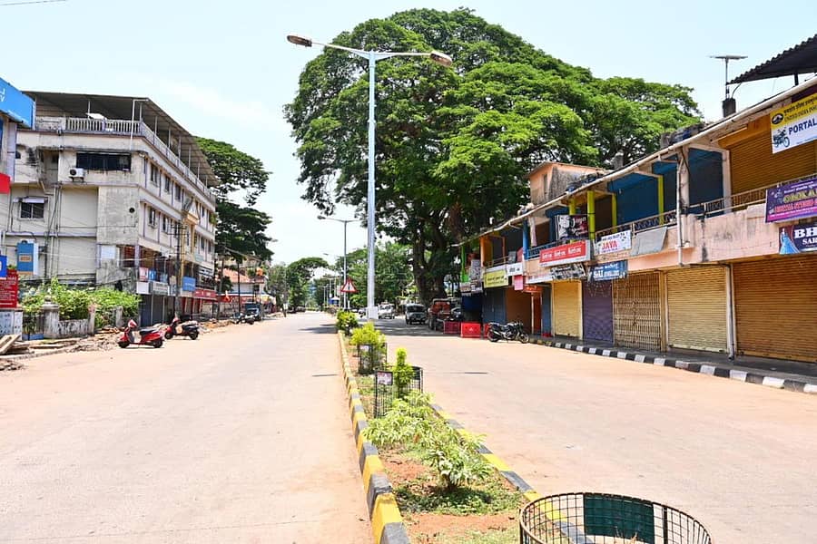 ಸದಾ ಹಸಿರಾಗಿರುವ ಮರಗಳನ್ನು ಹೊಂದಿರುವ ಕಾರವಾರದ ಗ್ರೀನ್‌ಸ್ಟ್ರೀಟ್ (ಸಾಂದರ್ಭಿಕ ಚಿತ್ರ)