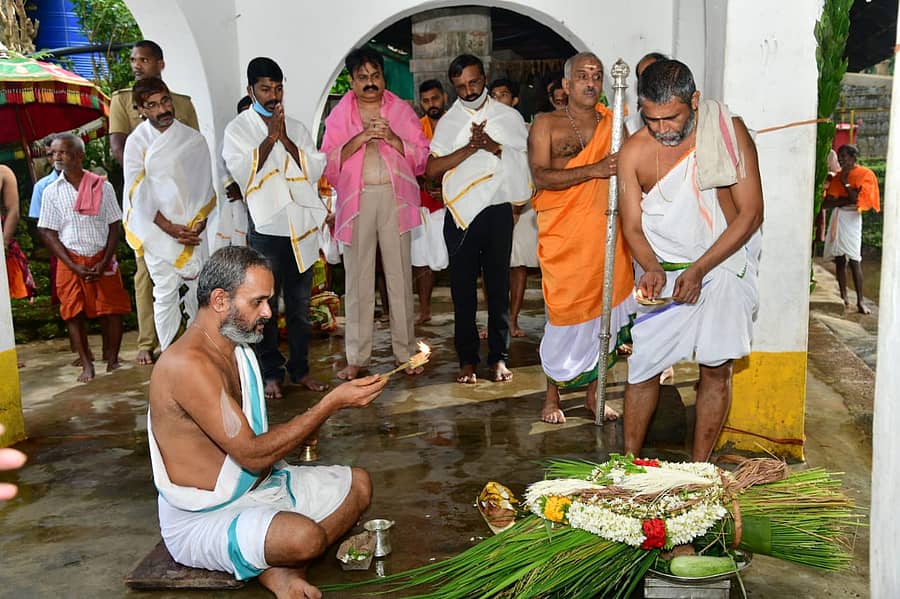 ಪೂಜಾ ಕಾರ್ಯಕ್ರಮ