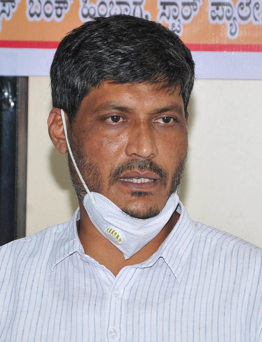 ಇಕ್ಬಾಲ್ ಅಹಮದ್