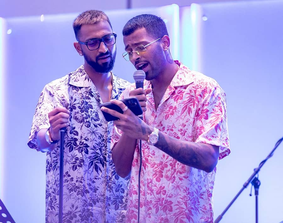 ಕೃಣಾಲ್ ಪಾಂಡ್ಯ ಮತ್ತು ಹಾರ್ದಿಕ್ ಪಾಂಡ್ಯ ಗಾಯನ –ಟ್ವಿಟರ್ ಚಿತ್ರ