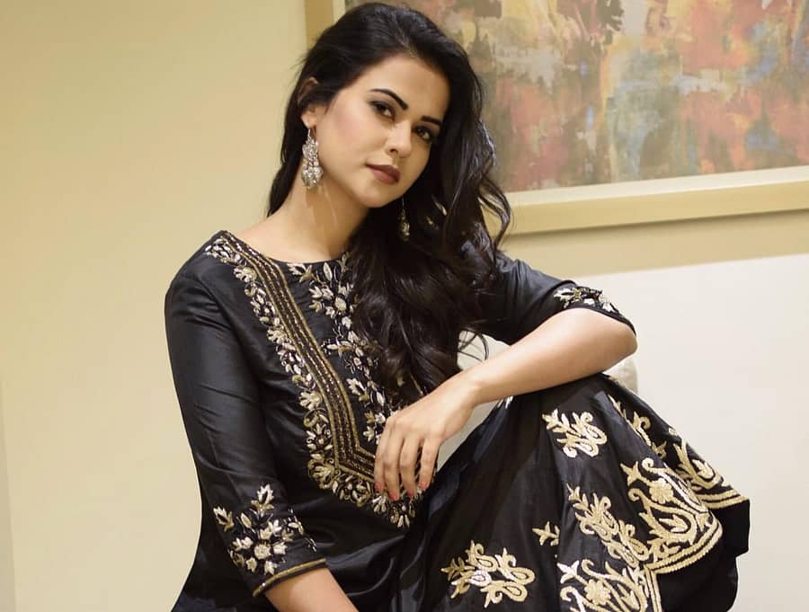 ಶರ್ಮಿಳಾ ಮಾಂಡ್ರೆ