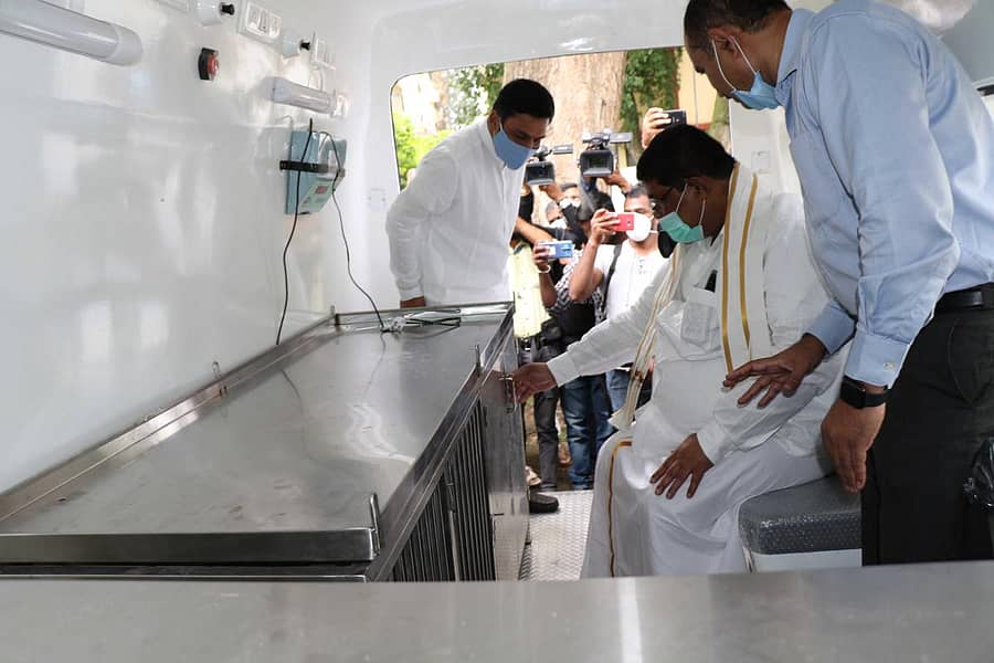 ಹಾಸನ ಜಿಲ್ಲಾ ಉಸ್ತುವಾರಿ ಸಚಿವ ಕೆ.ಗೋಪಾಲಯ್ಯ ಅವರು ‘ಪಶು ಸಂಜೀವಿನಿ’ ಸಂಚಾರಿ ಆಂಬುಲೆನ್ಸ್‌ಗೆ ಚಾಲನೆ ನೀಡಿದರು.