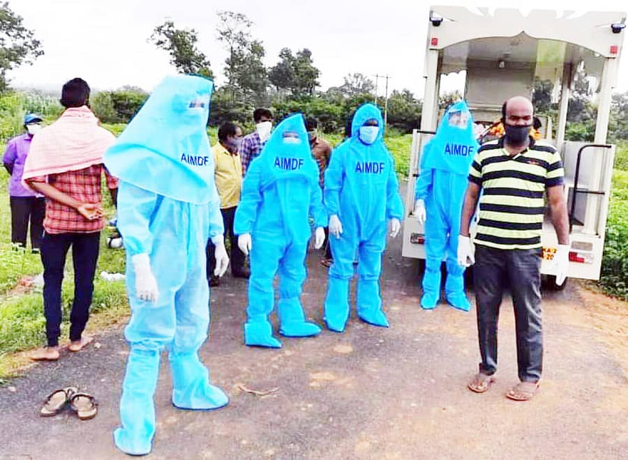 ಬೈಲಹೊಂಗಲದ ಅಖಿಲ ಭಾರತ ಮುಸ್ಲಿಂ ಅಭಿವೃದ್ಧಿ ವೇದಿಕೆ ತಂಡದವರು ಅಂತ್ಯಕ್ರಿಯೆ ನೆರವೇರಿಸಲು ಸಿದ್ಧವಾಗಿದ್ದರು