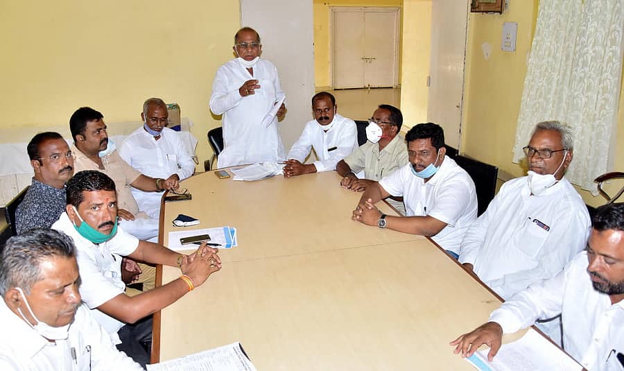 ಕರ್ನಾಟಕ ರಾಜ್ಯ ಗುತ್ತಿಗೆದಾರರ ಸಂಘ ಆಯೋಜಿಸಿದ್ದ ಸಭೆಯಲ್ಲಿ ಸಂಘಟನಾ ಕಾರ್ಯದರ್ಶಿ ಜಗನಾಥ ಬಿ ಶೇಗಜಿ ಮಾತನಾಡಿದರು