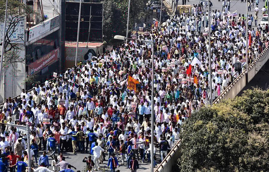  ನ್ಯಾ.ಸದಾಶಿವ ಆಯೋಗದ ವರದಿಯನ್ನು ಸಾರ್ವಜನಿಕ ಚರ್ಚೆ ಇಲ್ಲದೆ ಅನುಮೋದಿಸುವುದನ್ನು ವಿರೋಧಿಸಿ ಕರ್ನಾಟಕ ಮೀಸಲಾತಿ ಸಂರಕ್ಷಣಾ ಒಕ್ಕೂಟ (ರಿ) ಬೆಂಗಳೂರಿನ ಸಿಟಿ ರೈಲ್ವೆ ನಿಲ್ದಾಣದಿಂದ ಸ್ವಾತಂತ್ರ್ಯ ಉದ್ಯಾನದವರೆಗೆ ಪ್ರತಿಭಟನೆ ನಡೆಸಿತ್ತು. 