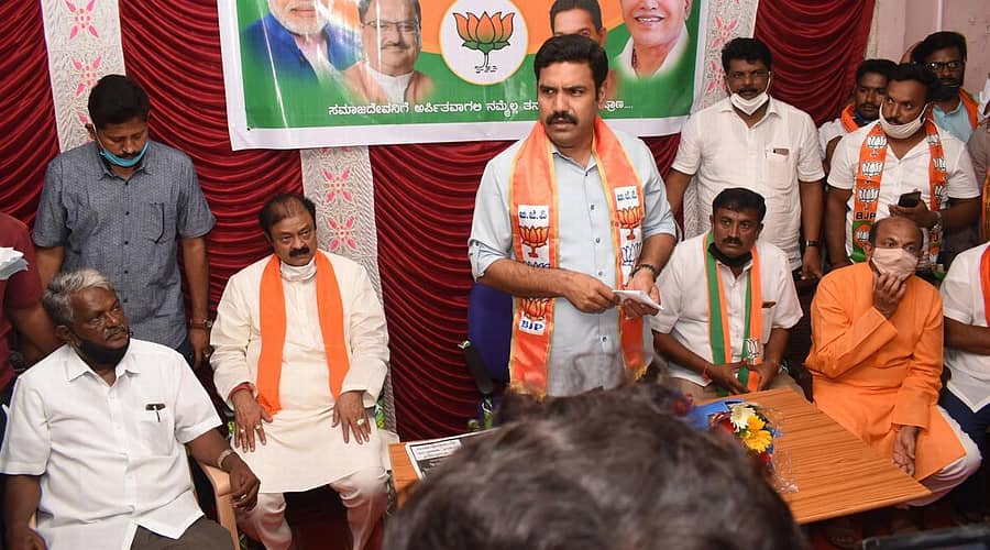 ಬಿಜೆಪಿ ಜಿಲ್ಲಾ ಕಚೇರಿಯಲ್ಲಿ ನಡೆದ ಪದಾಧಿಕಾರಿಗಳ ಸಭೆಯಲ್ಲಿ ರಾಜ್ಯ ಘಟಕದ ಉಪಾಧ್ಯಕ್ಷ ಬಿ.ವೈ.ವಿಜಯೇಂದ್ರ ಮಾತನಾಡಿದರು