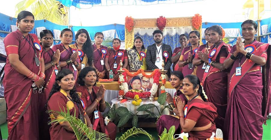 ಸಂಘ ಉದ್ಘಾಟನೆಯಲ್ಲಿ ಮಹಿಳಾ ಪದಾಧಿಕಾರಿಗಳು ಉಪಸ್ಥಿತರಿದ್ದರು