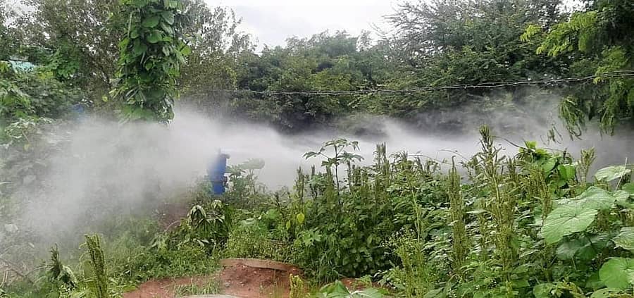 ಪೈಪ್ ವಾಲ್ ಸಡಿಲಗೊಂಡು ಚಿಮ್ಮುತ್ತಿರುವ ನೀರು.