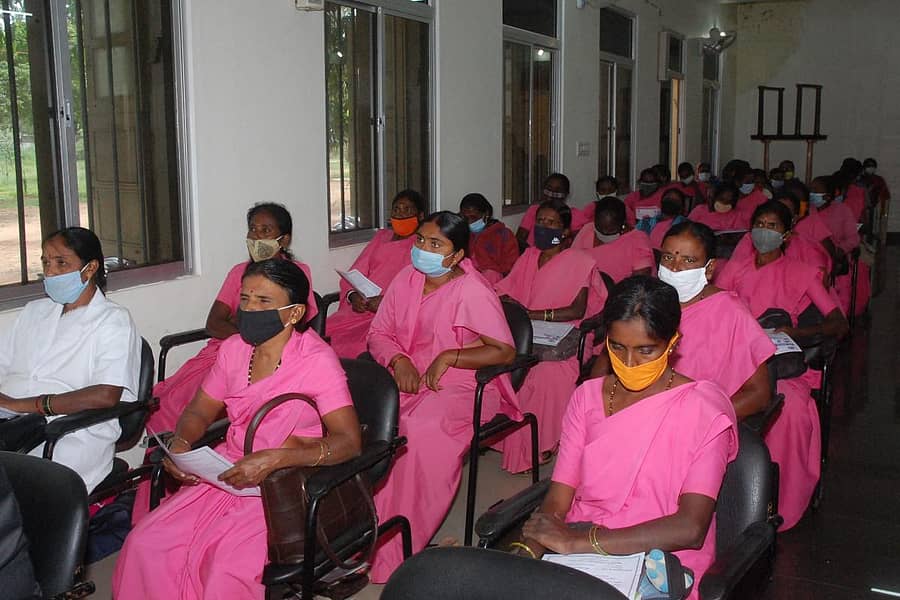 ಕೋಲಾರದಲ್ಲಿ ಮಂಗಳವಾರ ನಡೆದ ವಿಶ್ವ ಆತ್ಮಹತ್ಯೆ ತಡೆ ದಿನಾಚರಣೆಯಲ್ಲಿ ಆಶಾ ಕಾರ್ಯಕರ್ತೆಯರು ಪಾಲ್ಗೊಂಡರು.