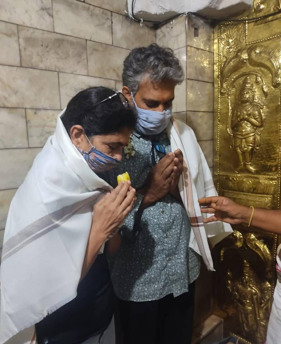 ರಾಜಮೌಳಿ ದಂಪತಿಯನ್ನು ಹಿಮವದ್ ಗೋಪಾಲಸ್ವಾಮಿ ಬೆಟ್ಟದಲ್ಲಿ ಸನ್ಮಾನಿಸಲಾಯಿತು