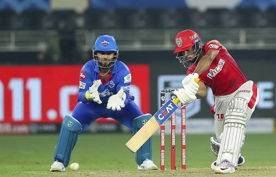 ಮಯಂಕ್‌ ಅಗರವಾಲ್‌ ಆಟದ ವೈಖರಿ–ಪಿಟಿಐ ಚಿತ್ರ