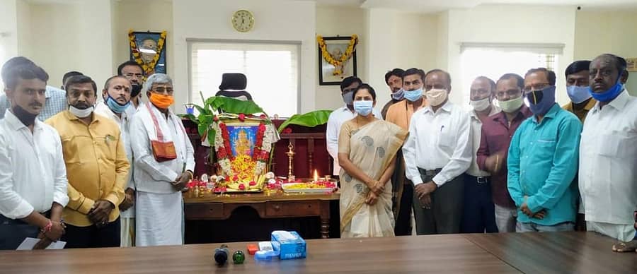 ಕೋಲಾರದಲ್ಲಿ ಸೋಮವಾರ ವಿಶ್ವಕರ್ಮ ಜಯಂತಿ ಆಚರಿಸಲಾಯಿತು.