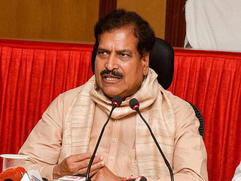 ರೈಲ್ವೆ ಖಾತೆ ರಾಜ್ಯ ಸಚಿವ ಸುರೇಶ ಅಂಗಡಿ