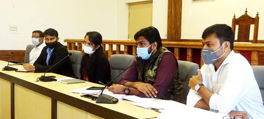 ಸಭೆಯಲ್ಲಿ ಜಿಲ್ಲಾಧಿಕಾರಿ ಅನೀಸ್ ಕಣ್ಮಣಿ ಜಾಯ್ ಮಾತನಾಡಿದರು