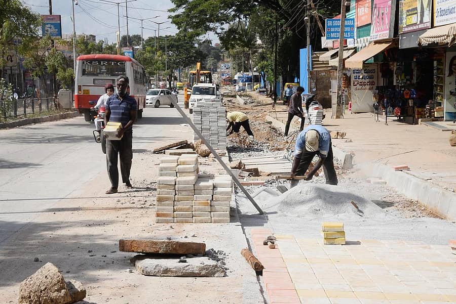ತುಮಕೂರು ಸ್ಮಾರ್ಟ್ ಸಿಟಿ ಯೋಜನೆಯಲ್ಲಿ ರಸ್ತೆ ಕಾಮಗಾರಿ