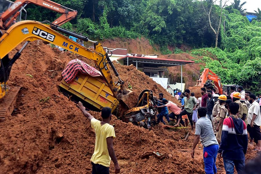 ಮಂಗಳೂರು ಗುರುಪುರ ಕೈಕಂಬದ ಬಂಗ್ಲೆಗುಡ್ಡದಲ್ಲಿ ಸಂಭವಿಸಿದ್ದ ಭೂಕುಸಿತ (ಸಂಗ್ರಹ ಚಿತ್ರ)