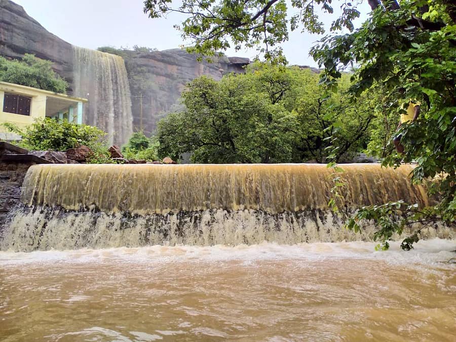 ಬಾದಾಮಿ ತಾಲ್ಲೂಕಿನ ಹುಲಿಗೆಮ್ಮನ ಕೊಳ್ಳದ ಸೊಬಗು