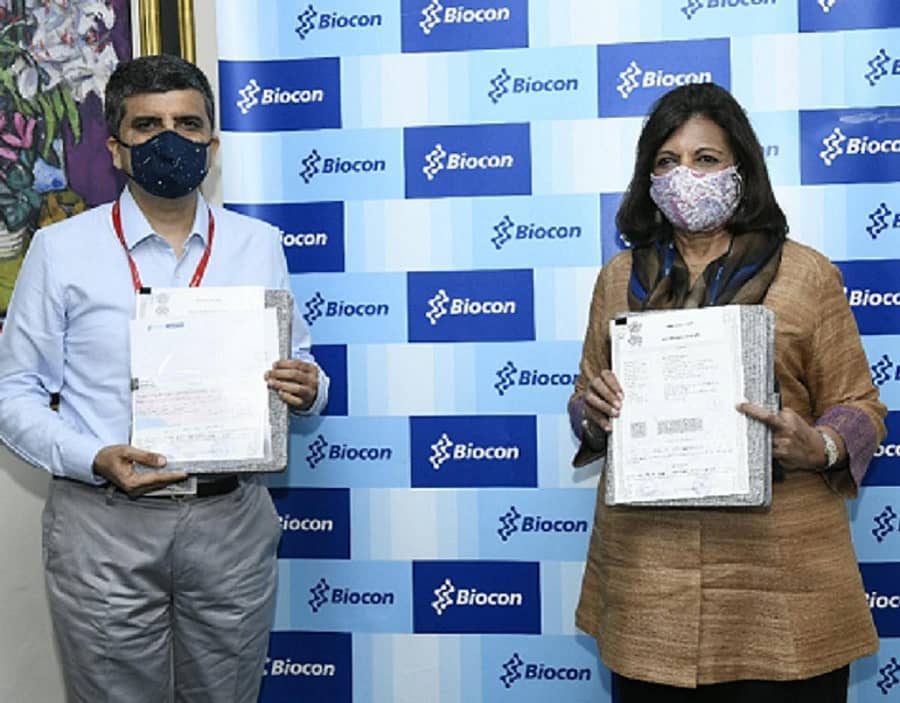 ಒಪ್ಪಂದದ ಪ್ರತಿ ಪ್ರದರ್ಶಿಸಿದ ಅಜಯ್‌ ಸೇಠ್ ಮತ್ತು ಕಿರಣ್‌ ಮಜುಂದಾರ್ ಷಾ