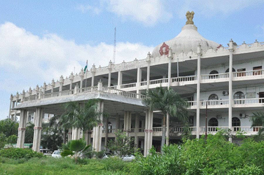 ಹಾವೇರಿ ಜಿಲ್ಲಾಡಳಿತ ಭವನ (ಸಾಂದರ್ಭಿಕ ಚಿತ್ರ)