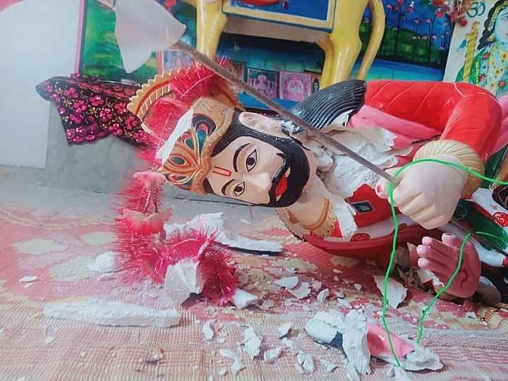 ಧ್ವಂಸಗೊಂಡಿರುವ ದೇವರ ಮೂರ್ತಿ  (ಟ್ವಿಟರ್‌ ಚಿತ್ರ)