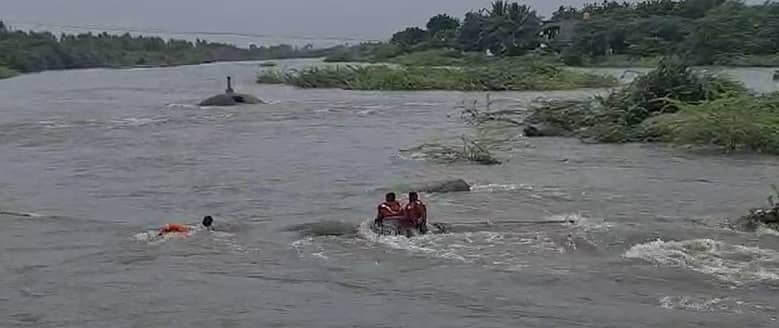 ಕಾರ್ಯಾಚಾರಣೆಯಲ್ಲಿ ತೊಡಗಿರುವ ಸಿಬ್ಬಂದಿ