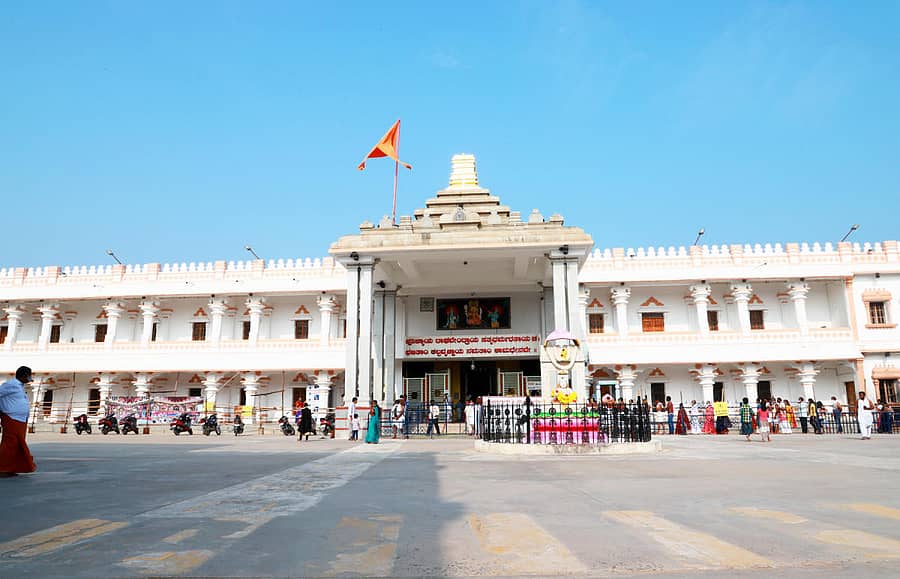 ಮಂತ್ರಾಲಯದ ಶ್ರೀರಾಘವೇಂದ್ರ ಸ್ವಾಮಿ ಮಠ