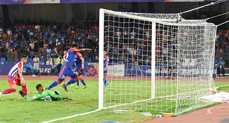 ದಿಗ್ಗಜ ಆಟಗಾರರು ಪಾಲ್ಗೊಳ್ಳುವ ಐಎಸ್‌ಎಲ್‌ನಲ್ಲಿ ಕಣಕ್ಕೆ ಇಳಿಯಲು ಆರ್‌ಎಫ್‌ವೈಸಿ ಅಕಾಡೆಮಿಯ ಯುವ ಪ್ರತಿಭೆಗಳು ಸಜ್ಜಾಗಿದ್ದಾರೆ –ಪ್ರಜಾವಾಣಿ ಸಾಂದರ್ಭಿಕ ಚಿತ್ರ